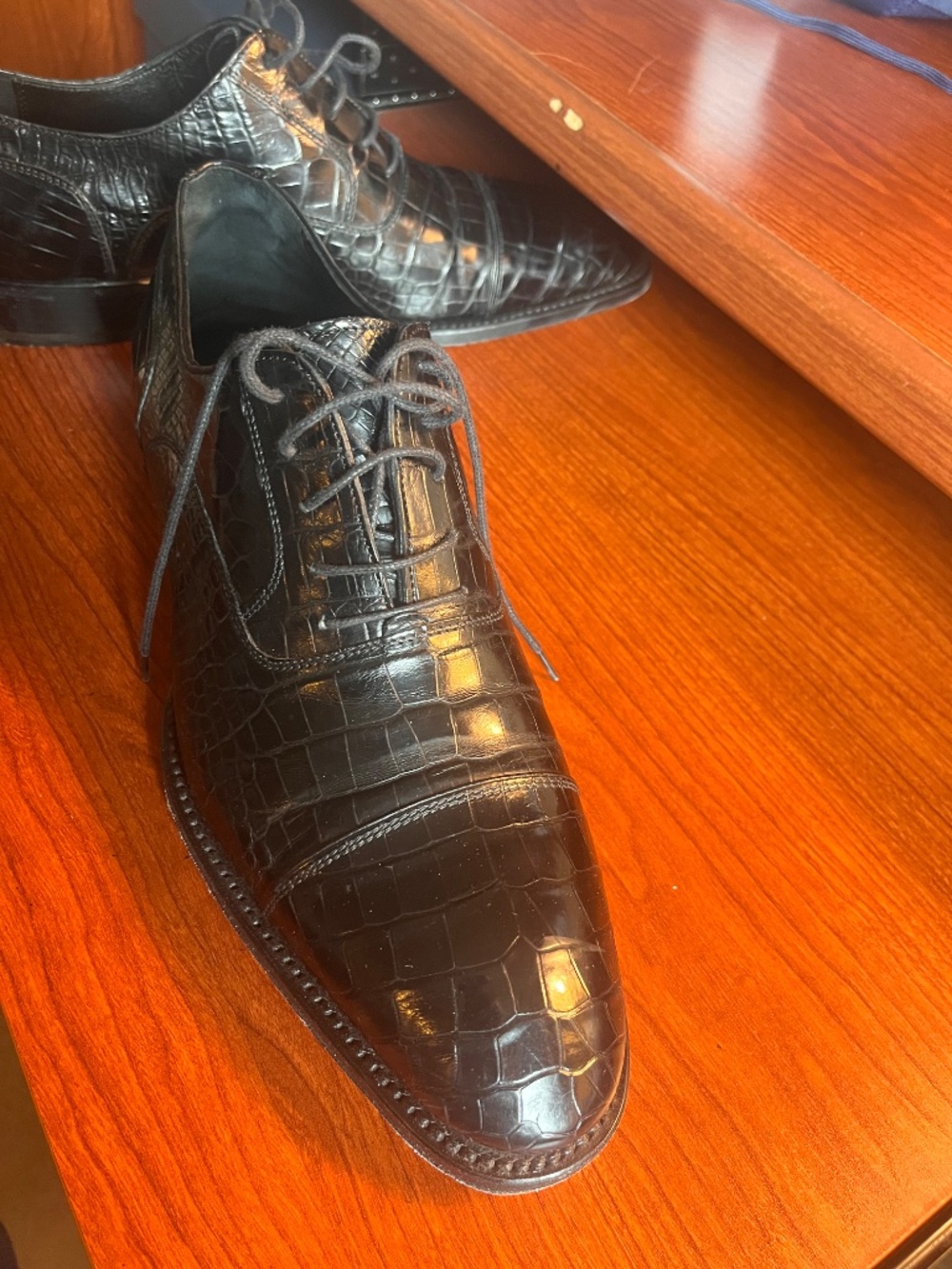 Caporicci Alligator cap-toe shoes size 9 1/2